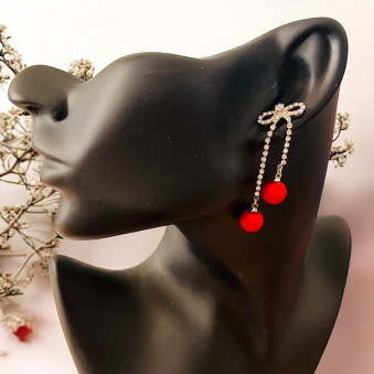 Серьги под серебро со стразами "Красный шар" /5,5х1,7см./, №10720