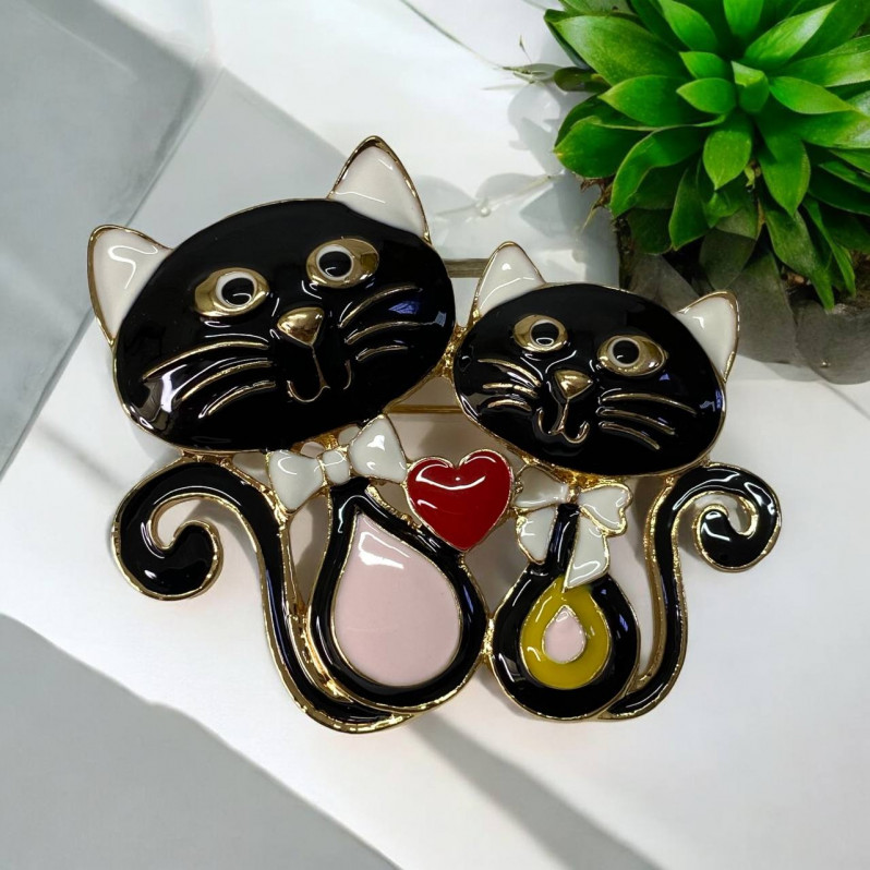 Брошь метал. со стразами "Кошки", /4,5х4см./